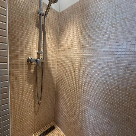 Loennehus * Φέμαρν